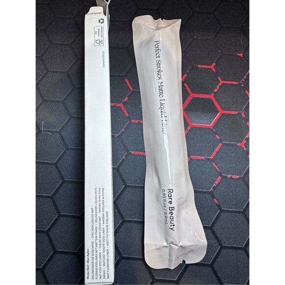 Rare Beauty by Selena Gomez Perfect Strokes Matte Liquid Liner 0.9ml - Picture 6 of 6